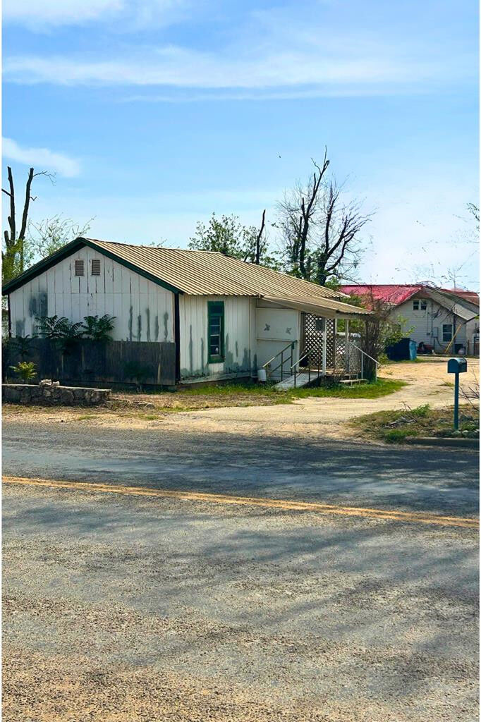 Property Photo: 1606 Tayloe Avenue TX 76950