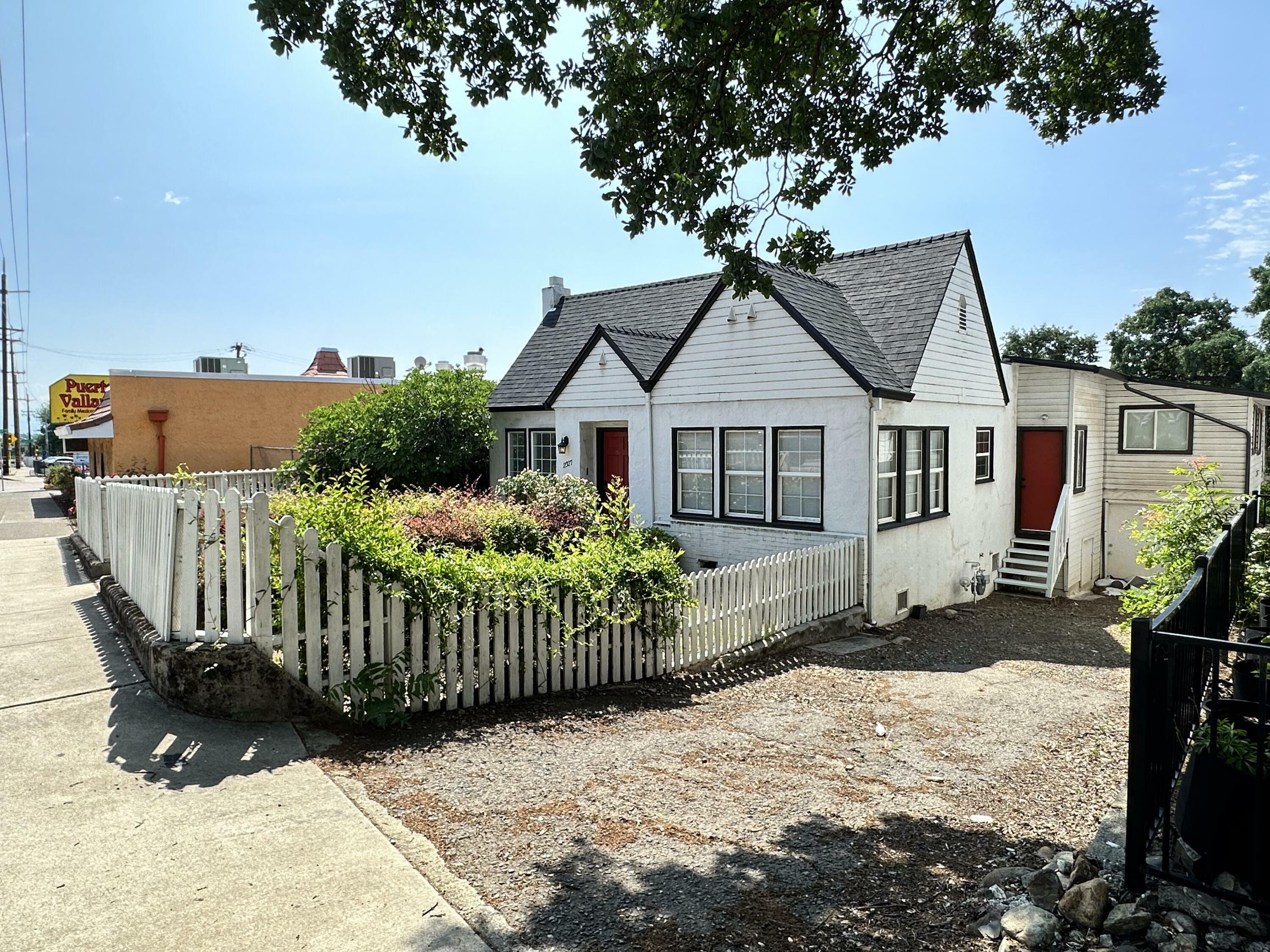 Property Photo: 2327 Eureka Way CA 96001