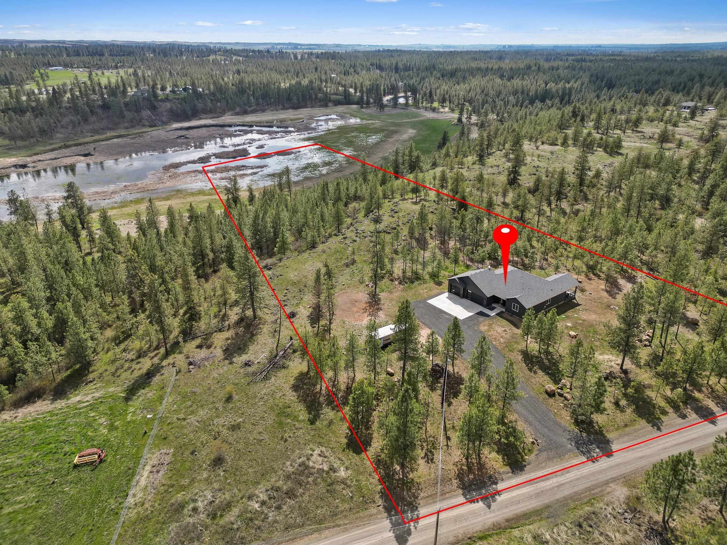 Property Photo: 22711 S Gateway Ln WA 99004