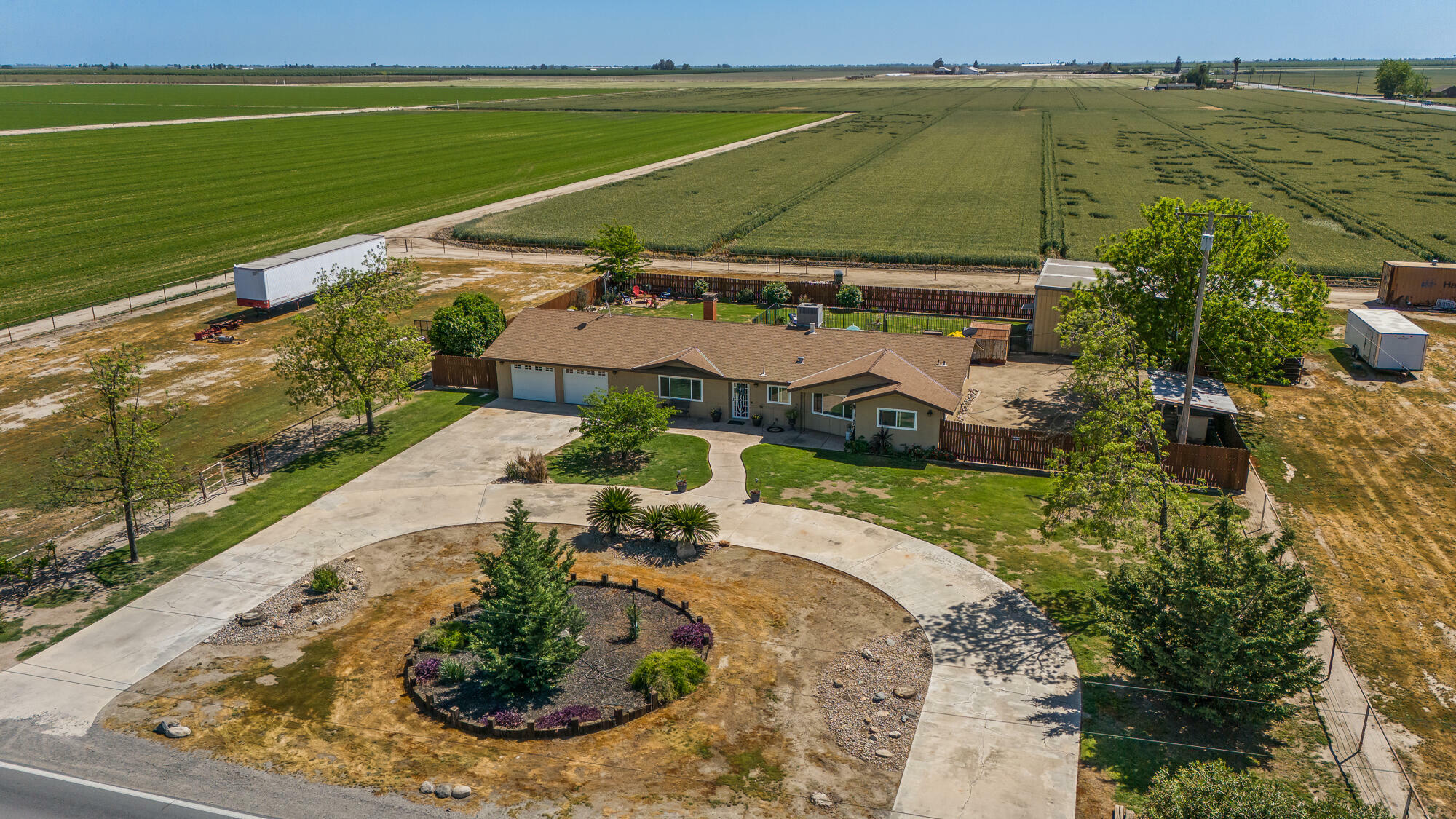 Property Photo:  3663 Avenue 228  CA 93274 