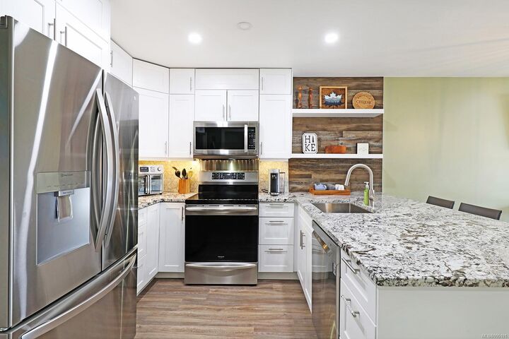 Property Photo:  1201 Henry Rd #506  BC V9J 1L0 