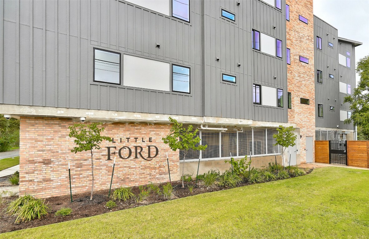 Property Photo:  100 W Mockingbird Lane 401  TX 78745 