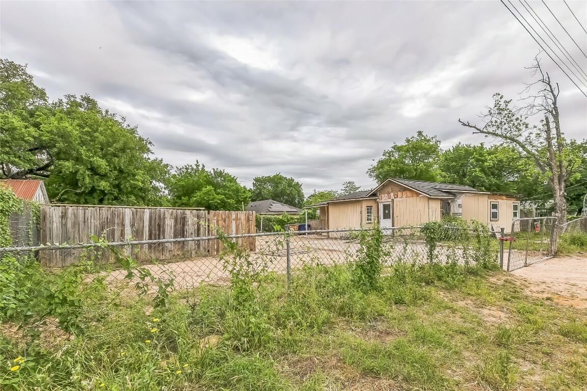 Property Photo: 6206 Ponca Street TX 78741