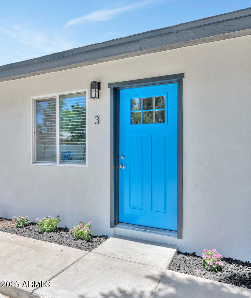 Property Photo: 2122-2124 W Augusta Avenue AZ 85021