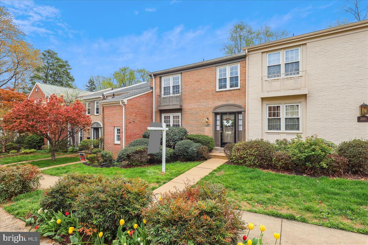 Property Photo: 2079 Hopewood Drive VA 22043
