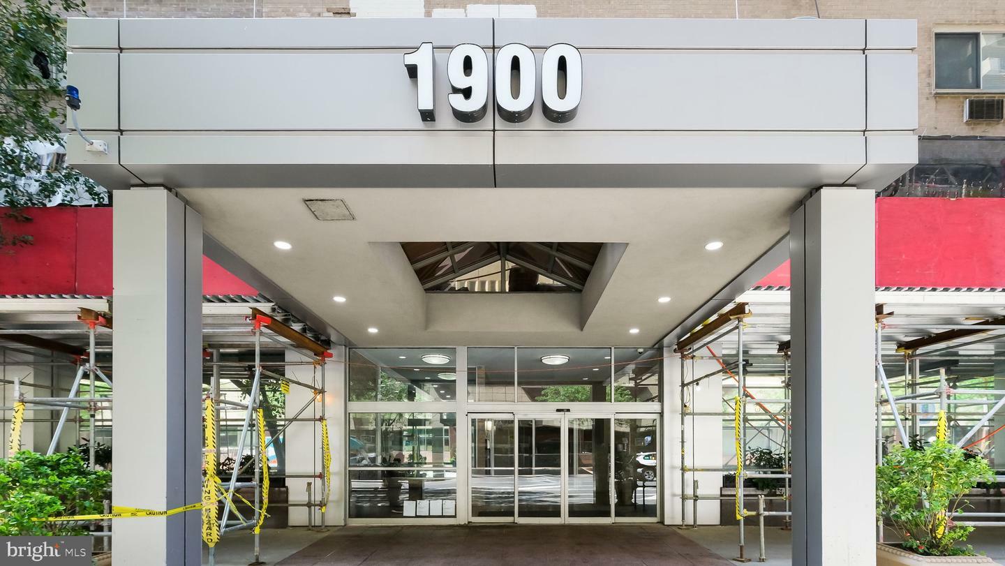 Property Photo: 1900 John F Kennedy Boulevard 1412 PA 19103