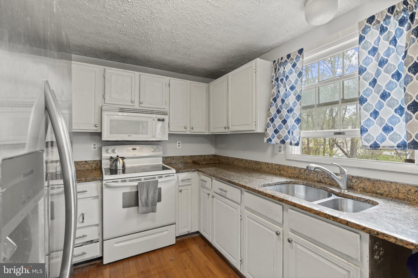 Property Photo: 7203 Main Falls Circle MD 21228