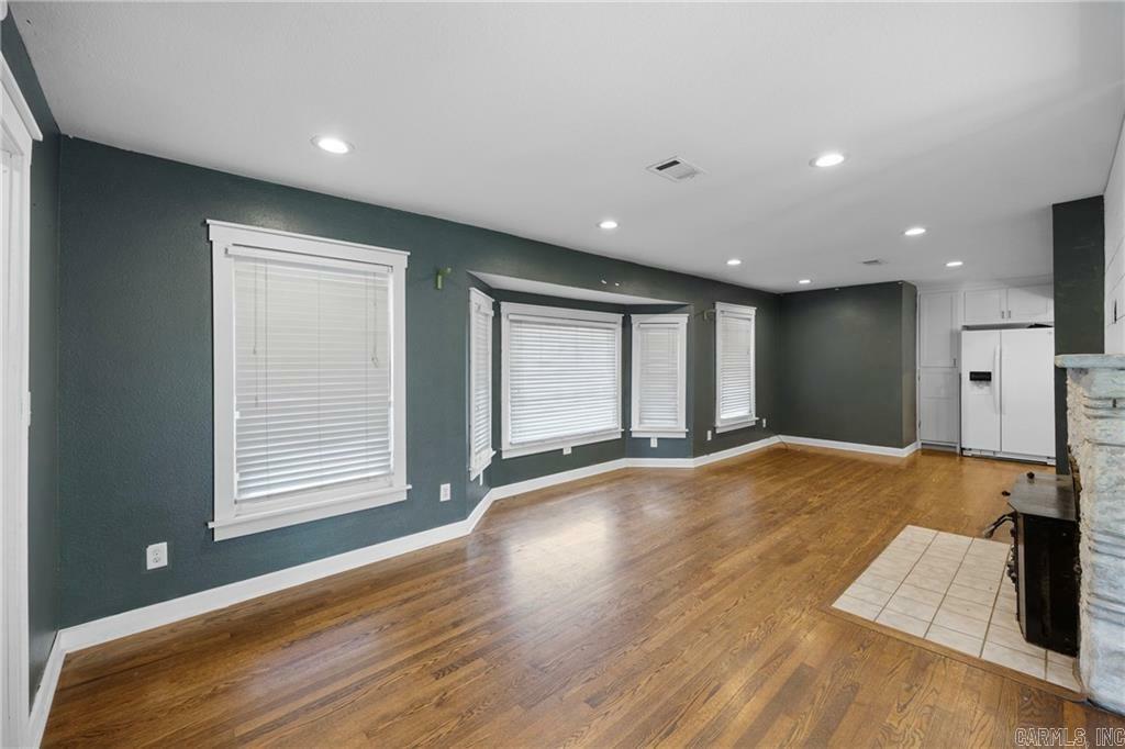 Property Photo: 409 W 8th St AR 72801