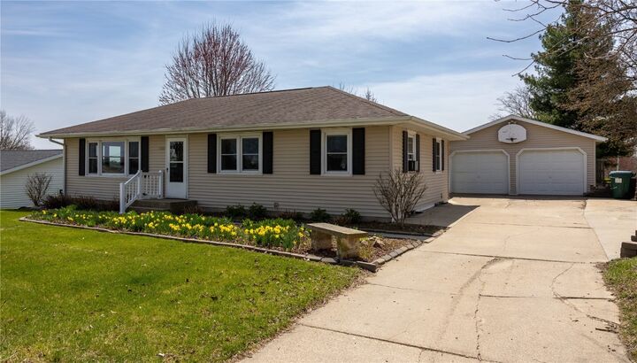 1001 Maquoketa Street  Anamosa IA 52205 photo