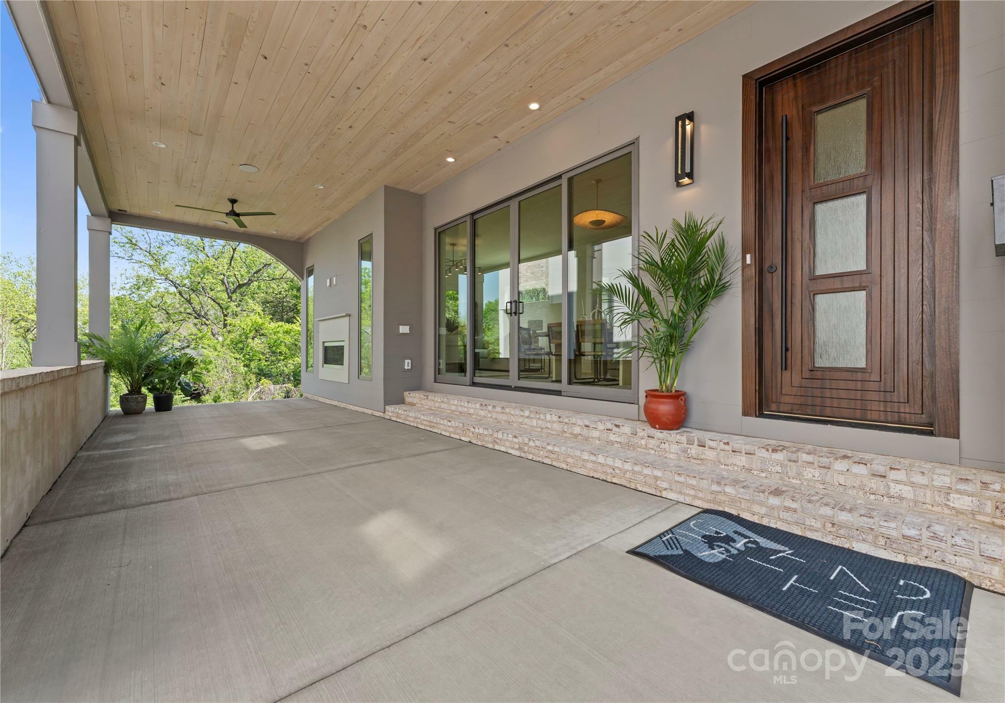 Property Photo: 721 Charles Avenue NC 28205