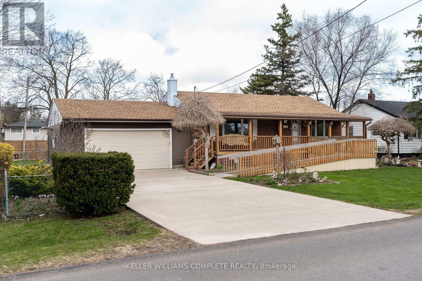 Property Photo: 1404 Orchard Avenue ON L2A 3E6