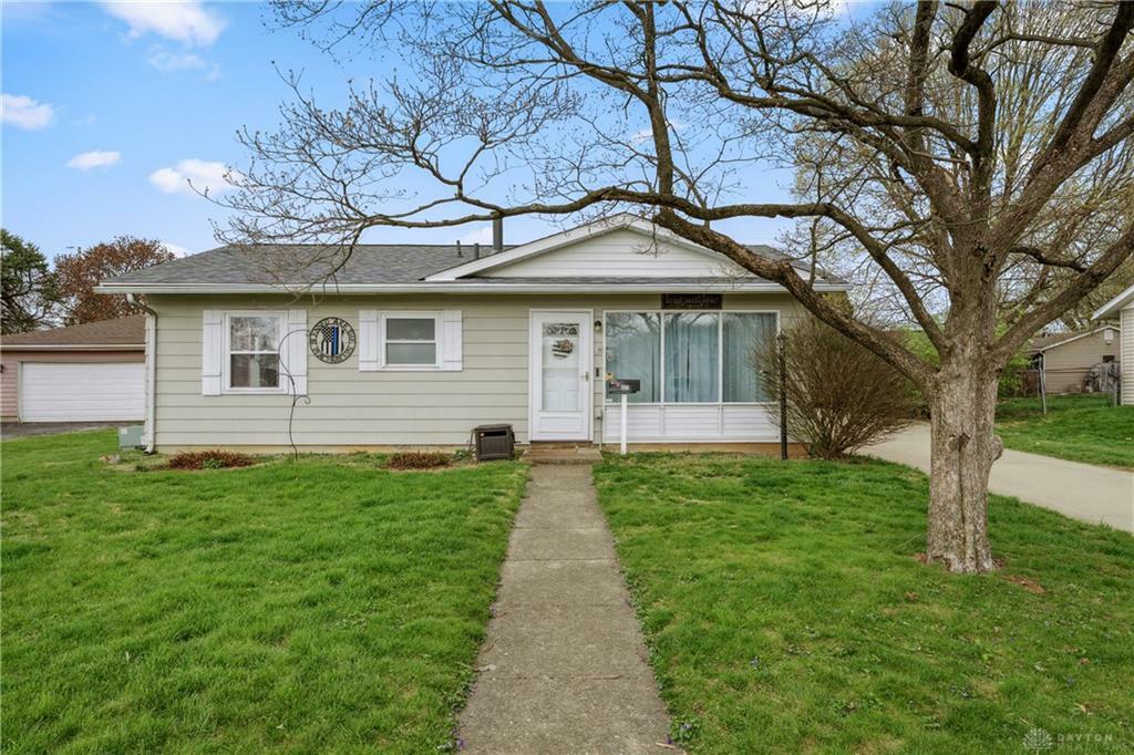 Property Photo: 423 Ackerman Place OH 45385