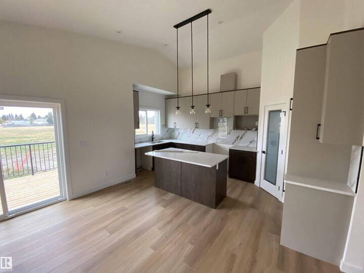 Property Photo:  5413 60 Avenue  AB T9C 1J4