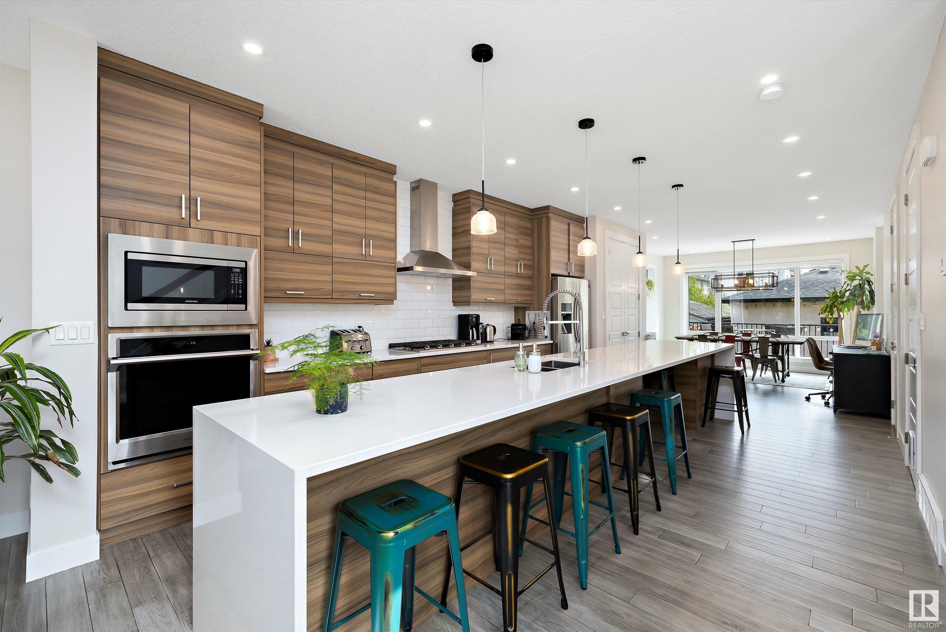 Photo de la propriété: 10917 79 Avenue NW AB T6G 0P1