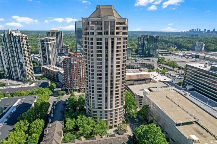 Property Photo:  3475 Oak Valley Road Apt 650  GA 30326 