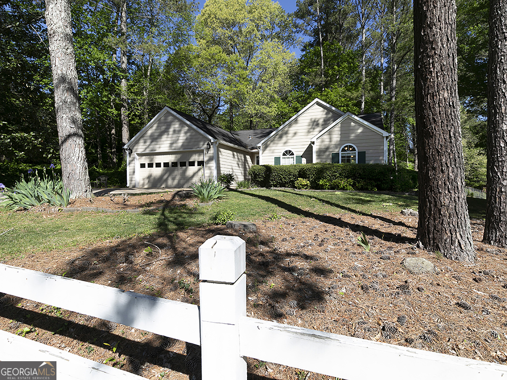 Property Photo: 1234 W Wylie Bridge Road GA 30188