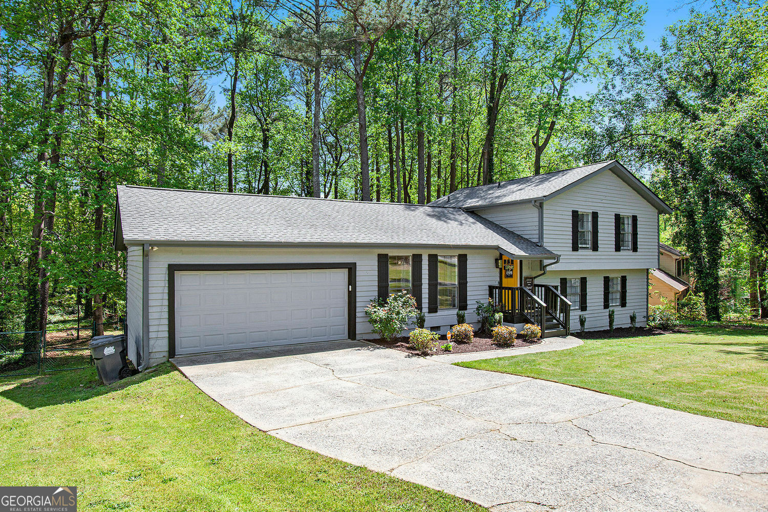 Property Photo: 2022 Ramblewood Court NE GA 30062