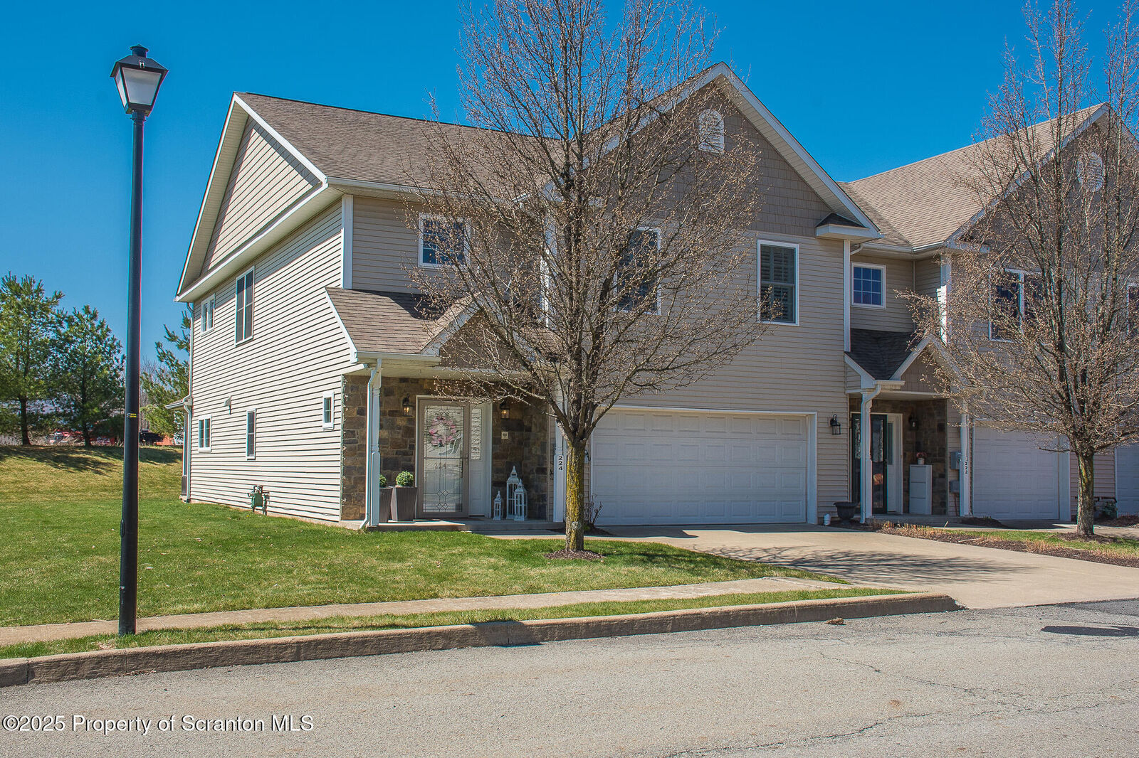 Property Photo: 224 Shadow Wood Circle PA 18403