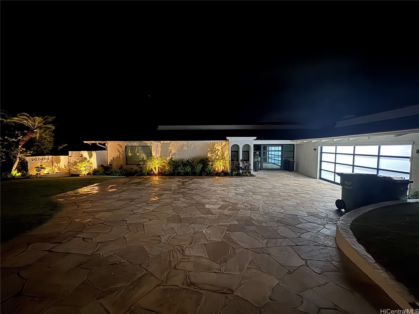 Property Photo: 66 Lumahai Street HI 96825