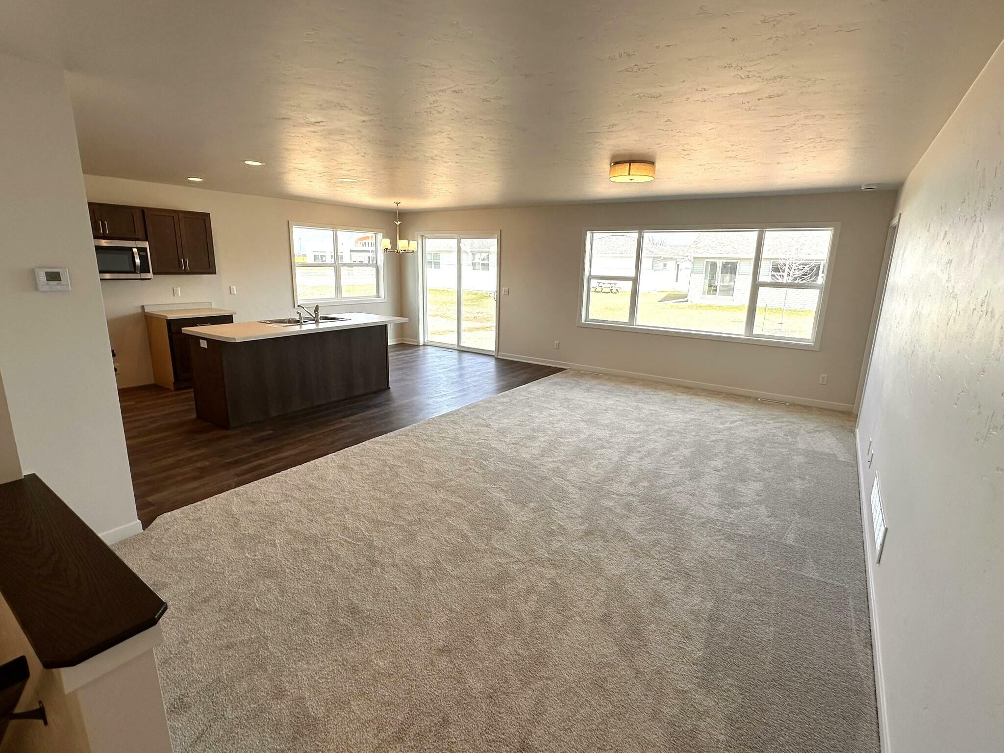 Property Photo: 1041 McNish Ct WI 53085