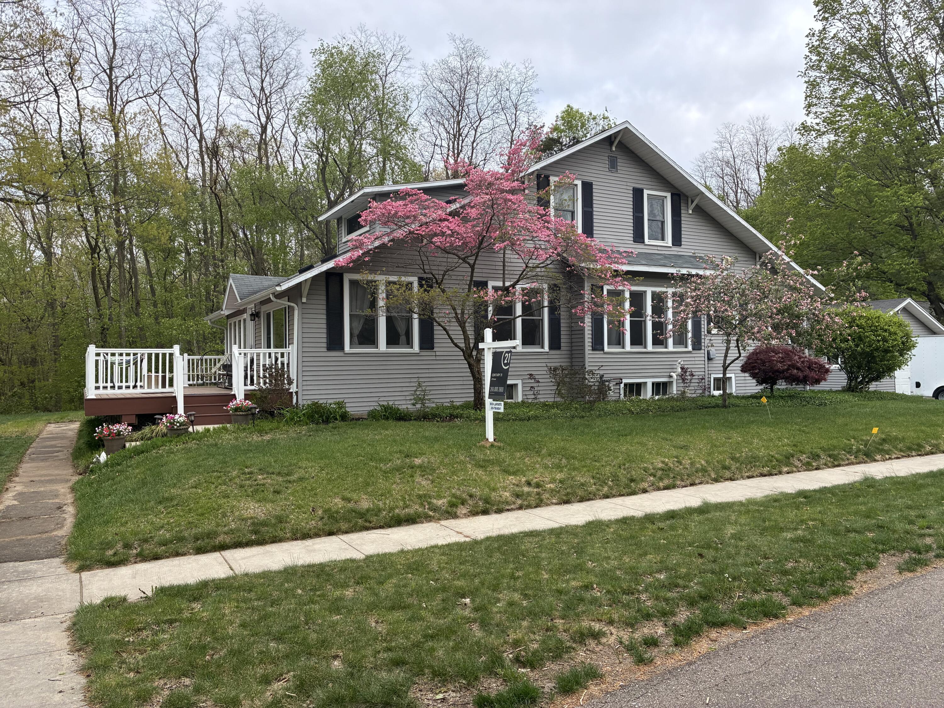 Property Photo:  104 Highland Avenue  MI 49010 