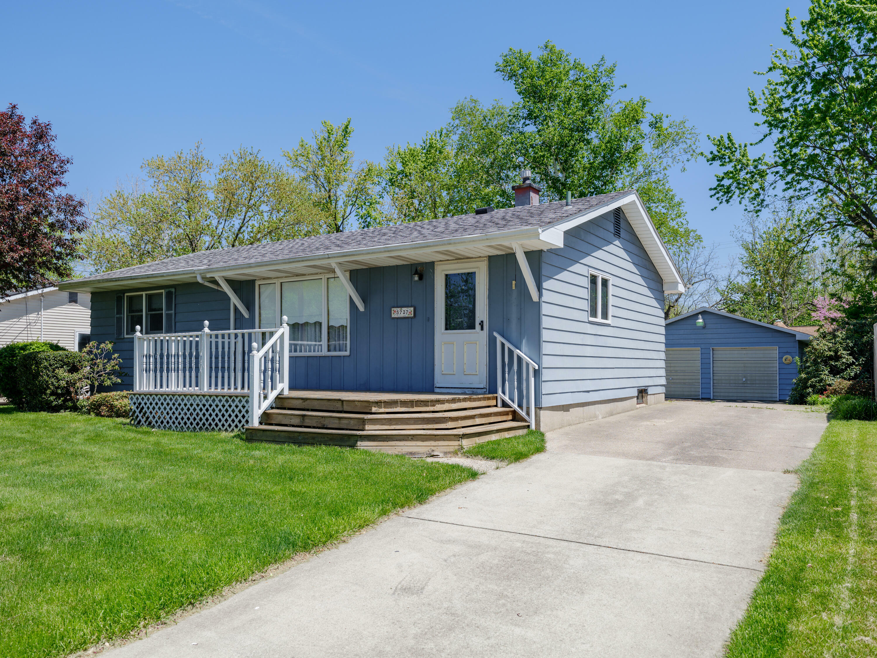 Property Photo: 5737 Cheshire Street MI 49002