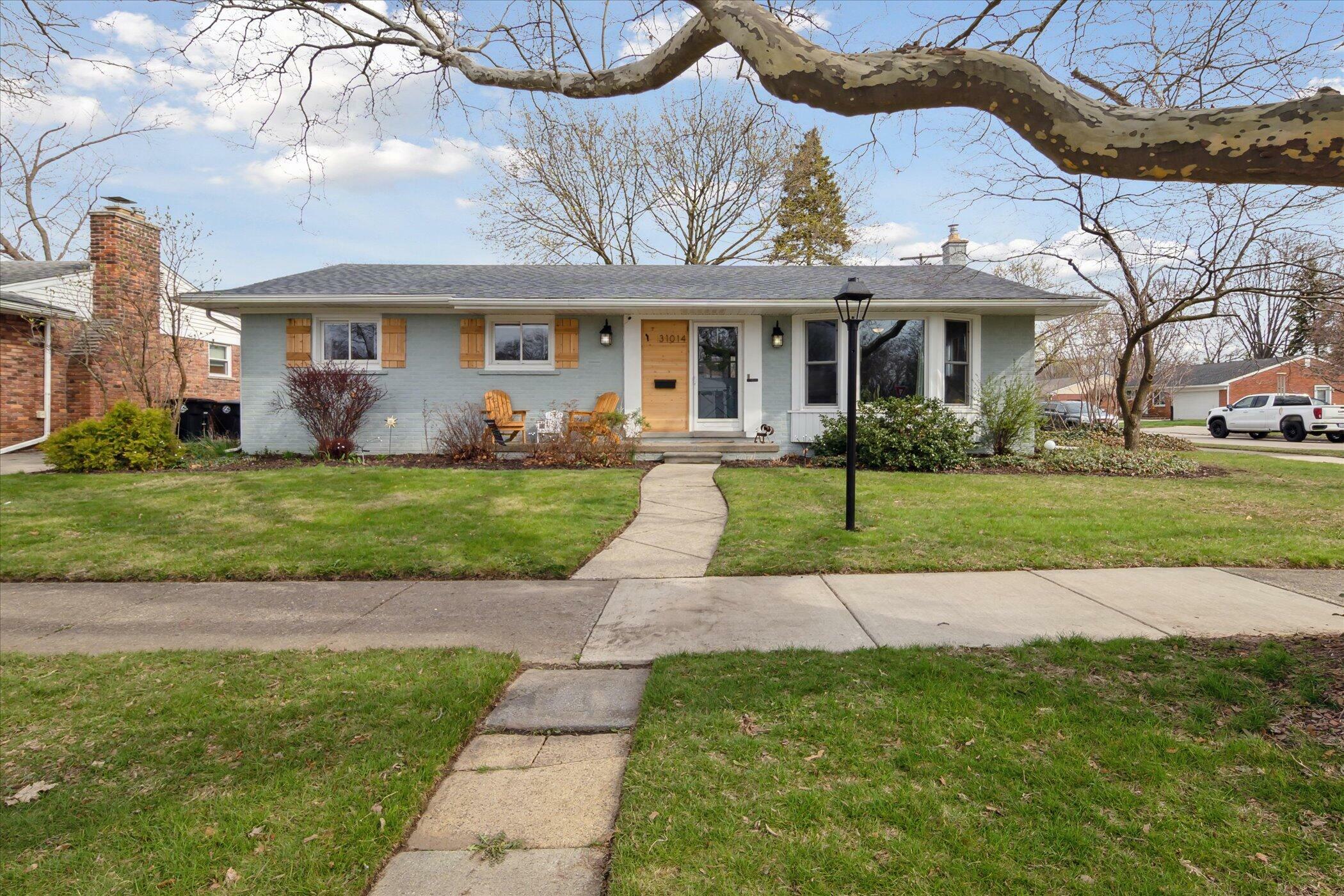 Property Photo: 31014 Mason Street MI 48154
