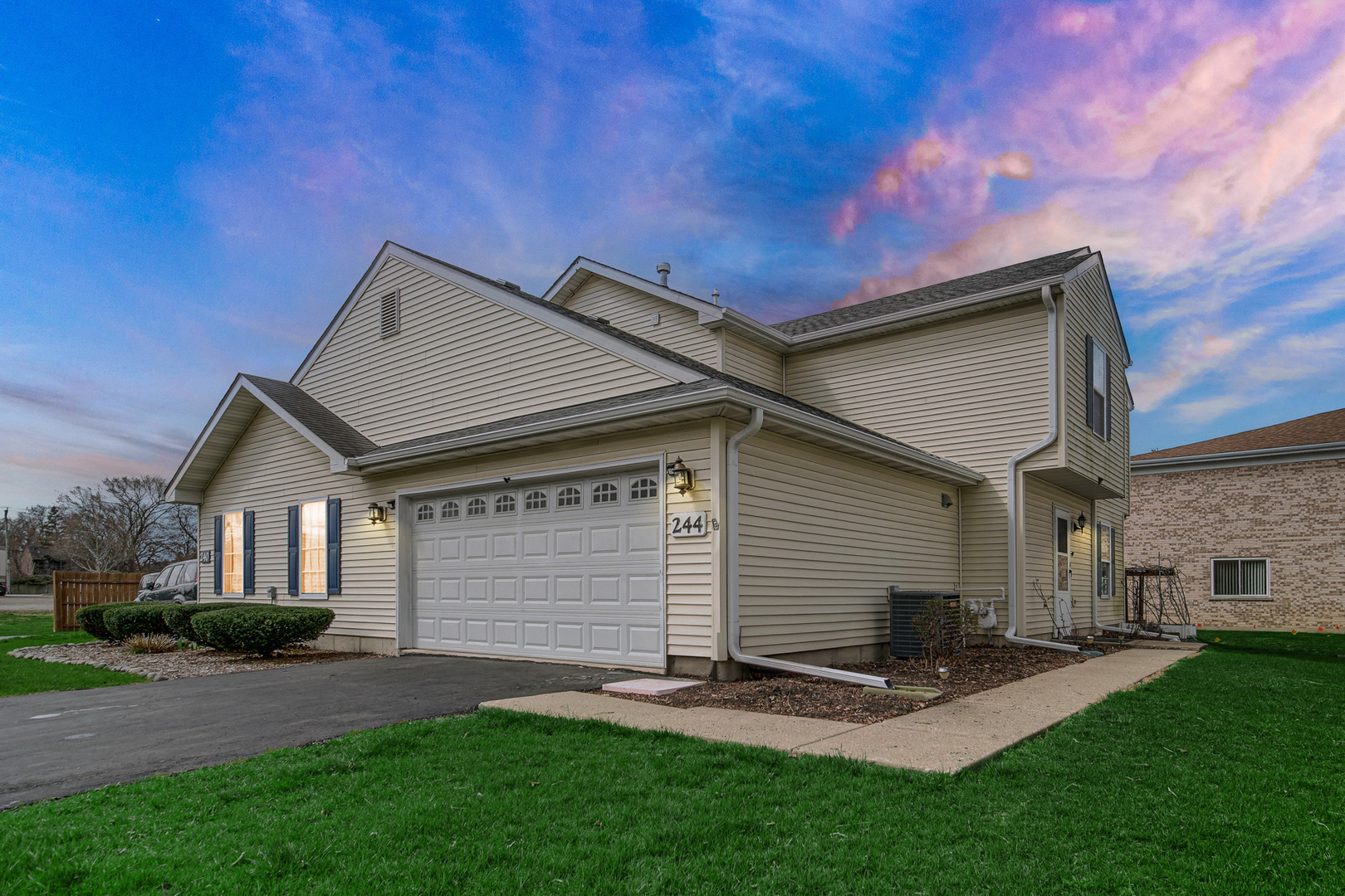 244 Blackhawk Drive  Westmont IL 60559 photo