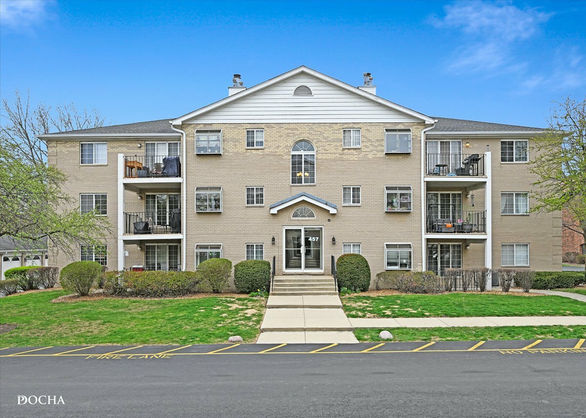 Property Photo: 457 Valley Drive 302 IL 60563