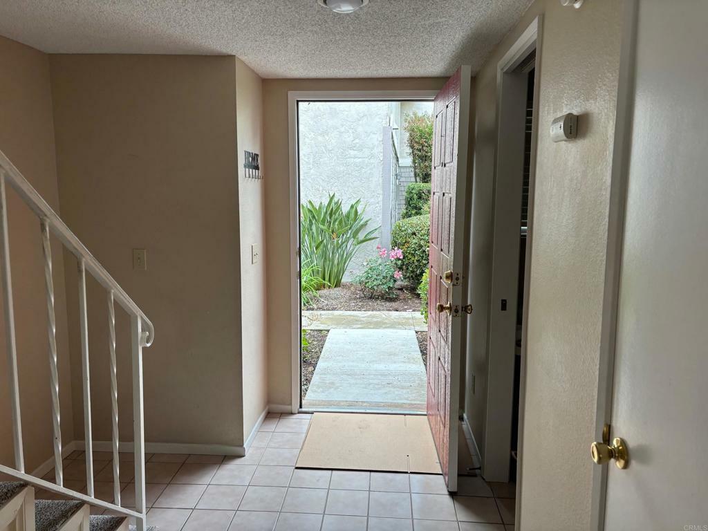 Property Photo: 2112 E Vista Way Way 23 CA 92084