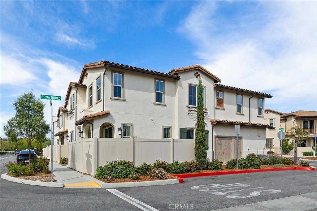 Property Photo: 45477 Calle Cirros CA 92592