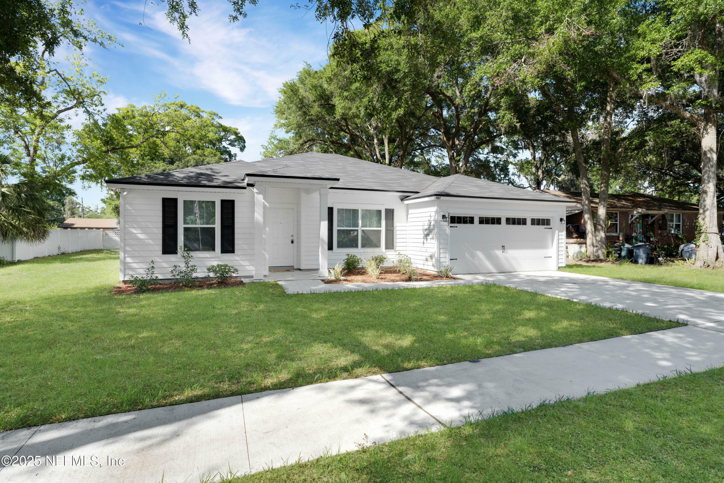 Property Photo: 2667 Community Road FL 32207