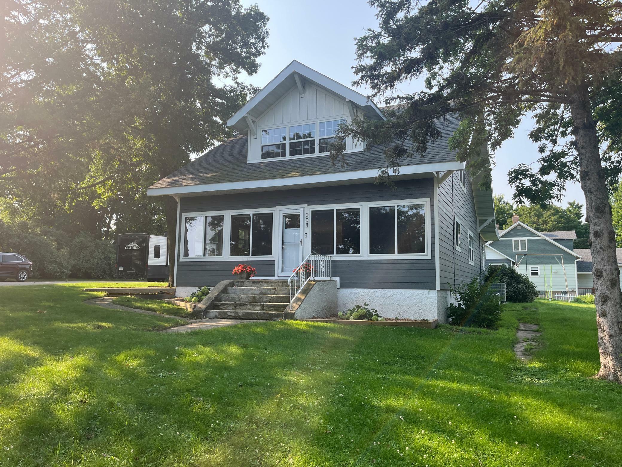 Property Photo: 208 E Dunton Street MN 56515