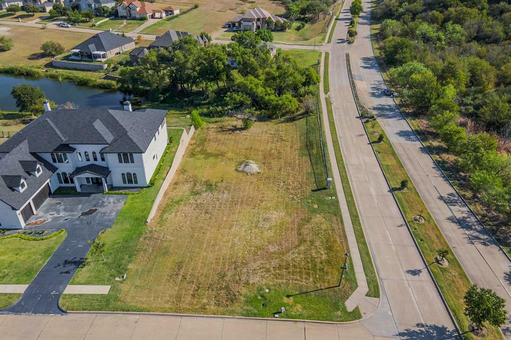 Property Photo:  468 Breezeway Court  TX 75104 