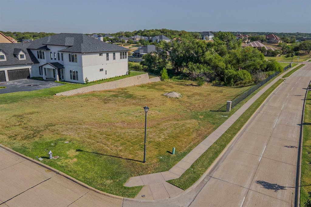 Property Photo:  468 Breezeway Court  TX 75104 
