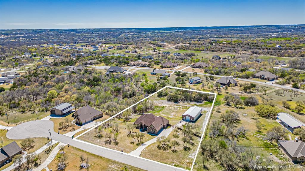 Property Photo: 114 Woodlot Lane TX 76020