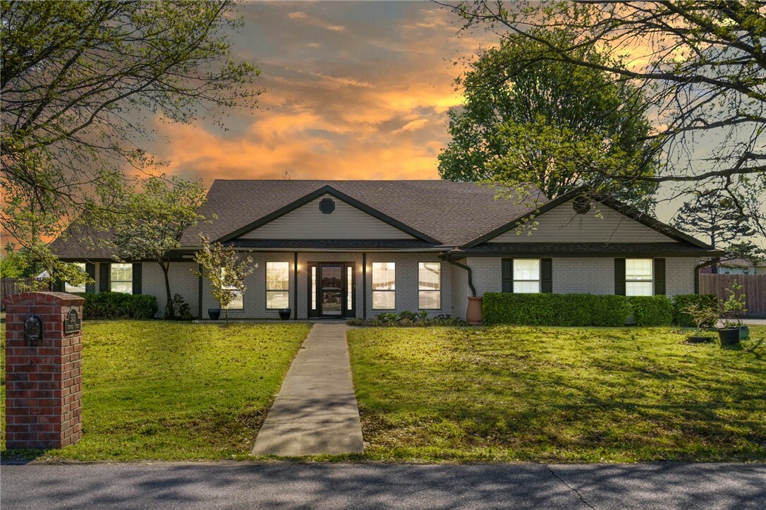 503 Oakwood Street  Lowell AR 72745 photo