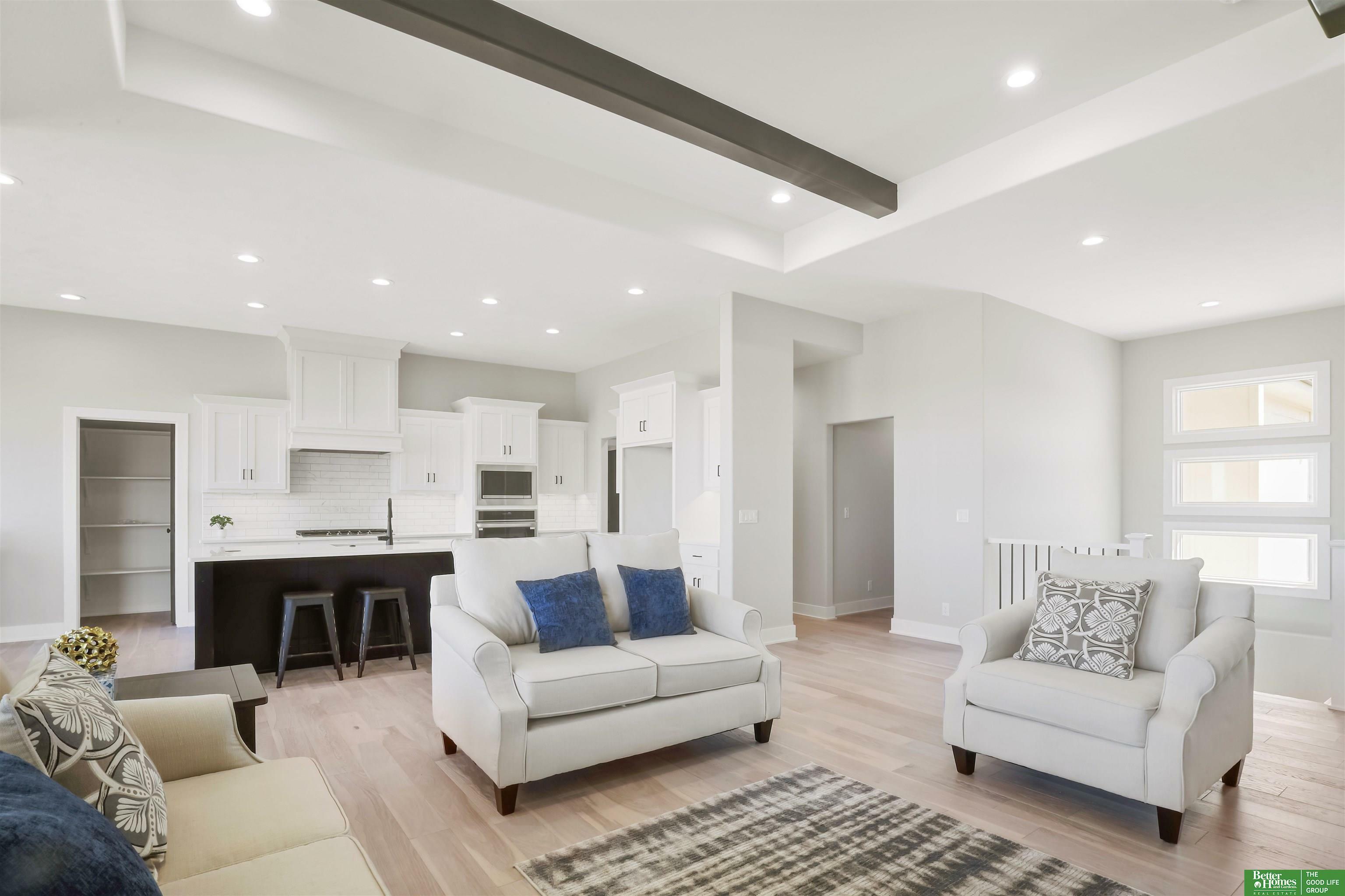 Property Photo: 5522 N 213 Avenue NE 68022