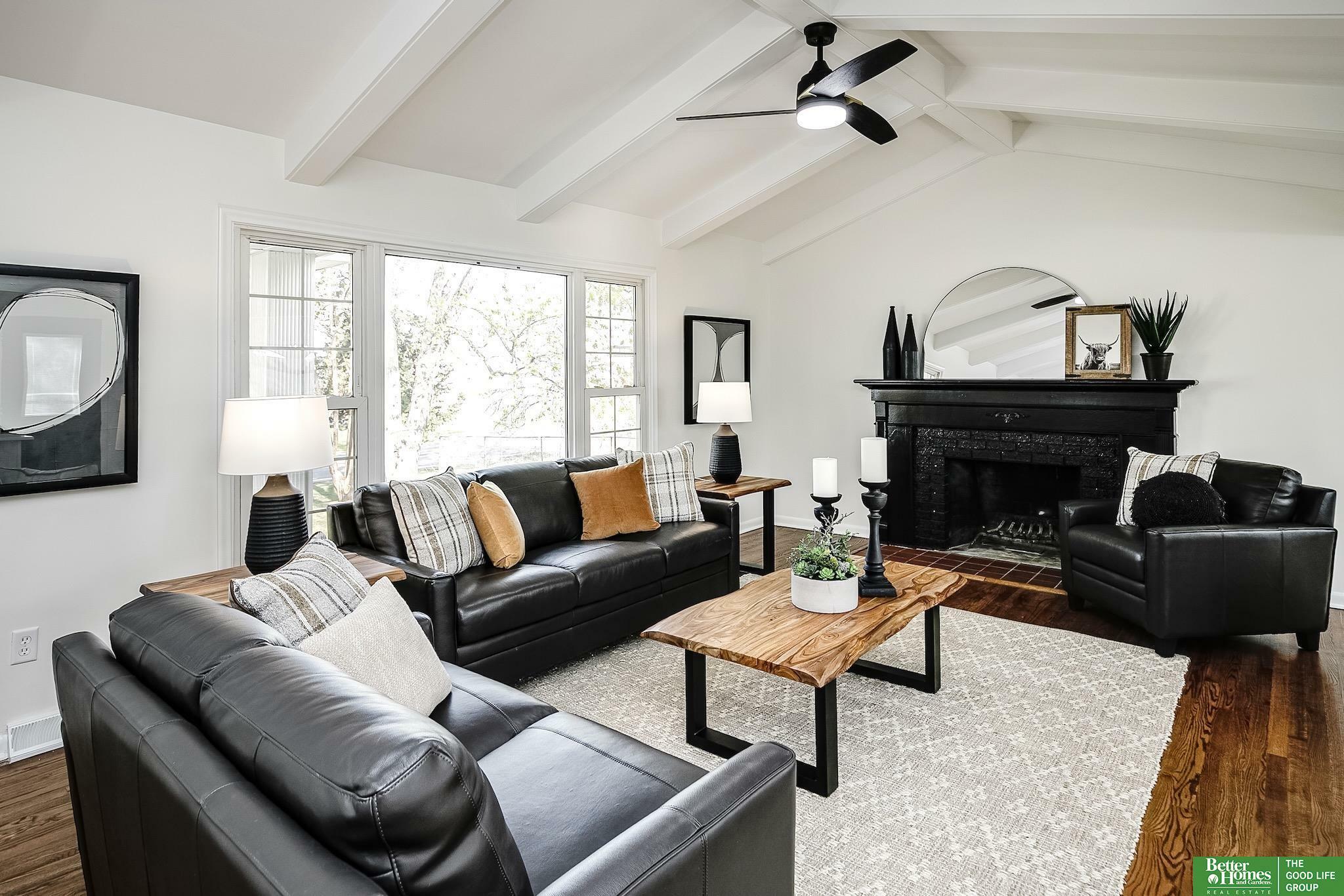 Property Photo: 6007 N 99 Street NE 68134
