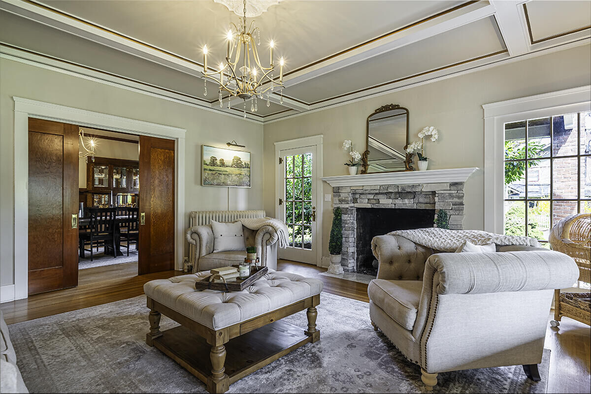 Property Photo:  1018 S Oakdale Avenue  OR 97501 