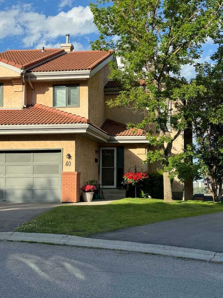 Property Photo: 5810 Patina Drive SW 40 AB T3H 2Y6