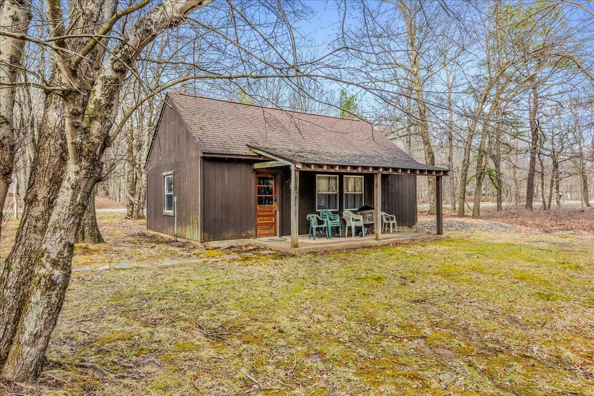 Property Photo: 170 Fern Ridge Road PA 18610