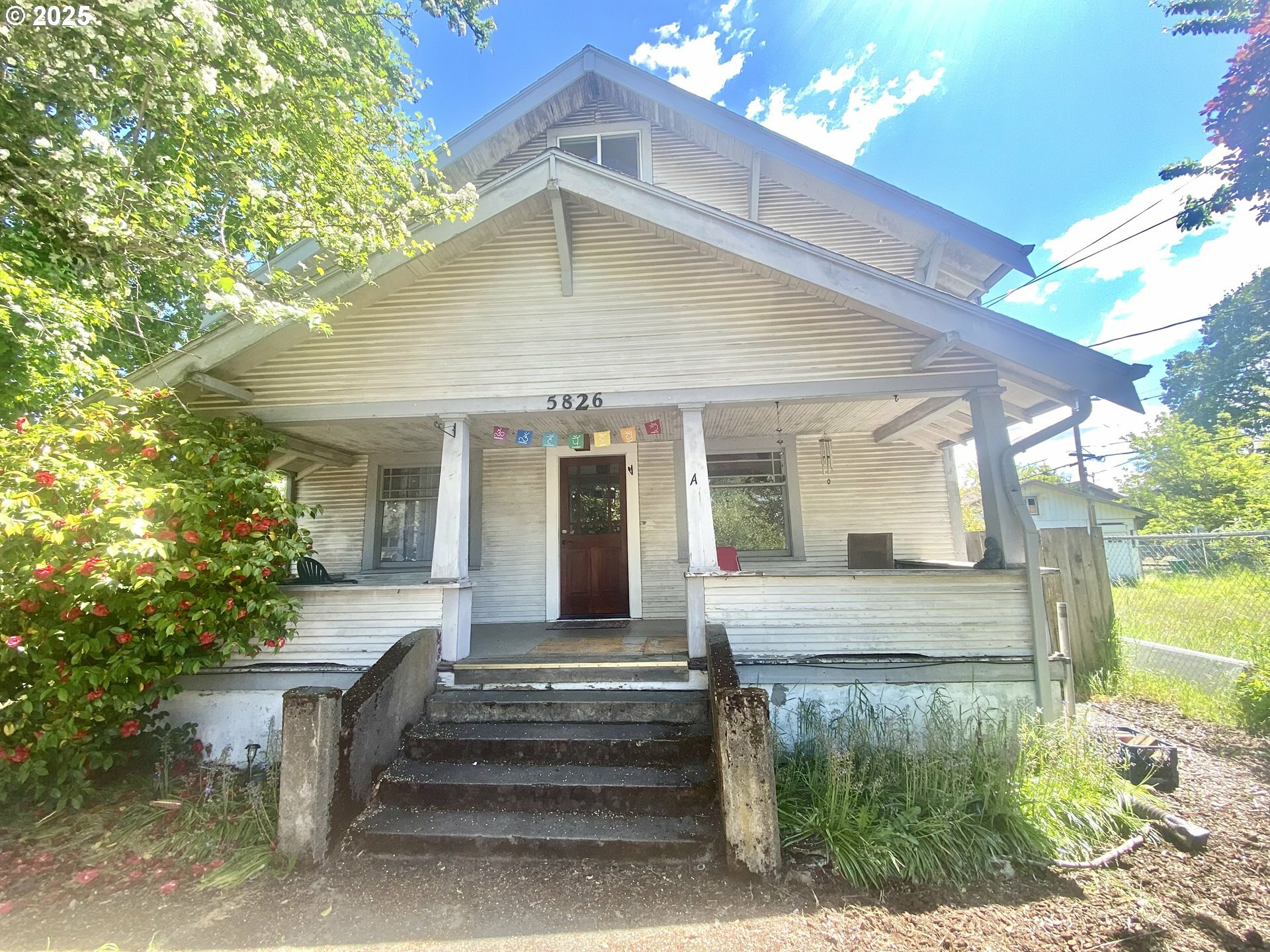 Property Photo: 5826 SE 103rd Ave OR 97266