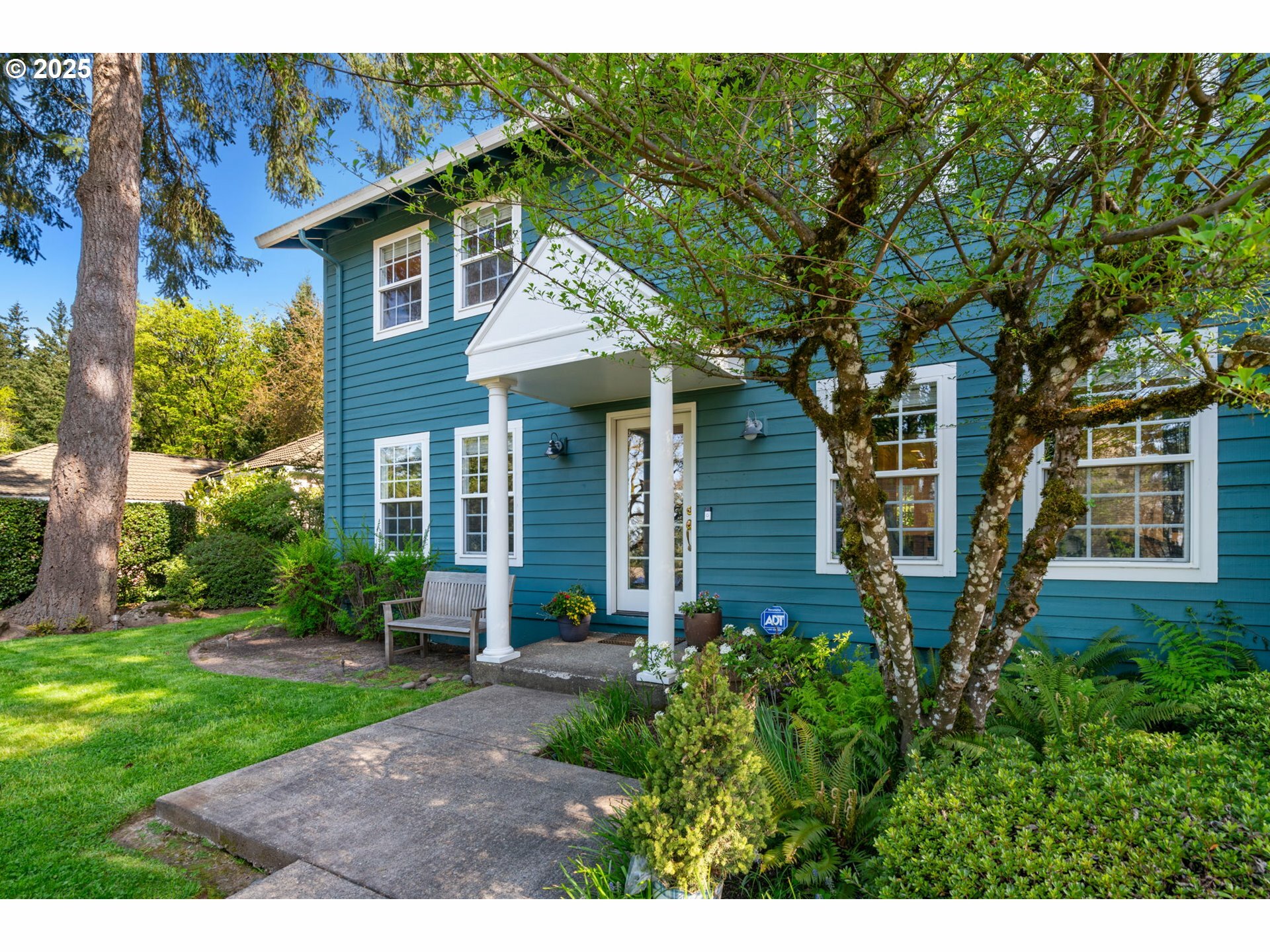 Property Photo:  11 El Greco St  OR 97035 