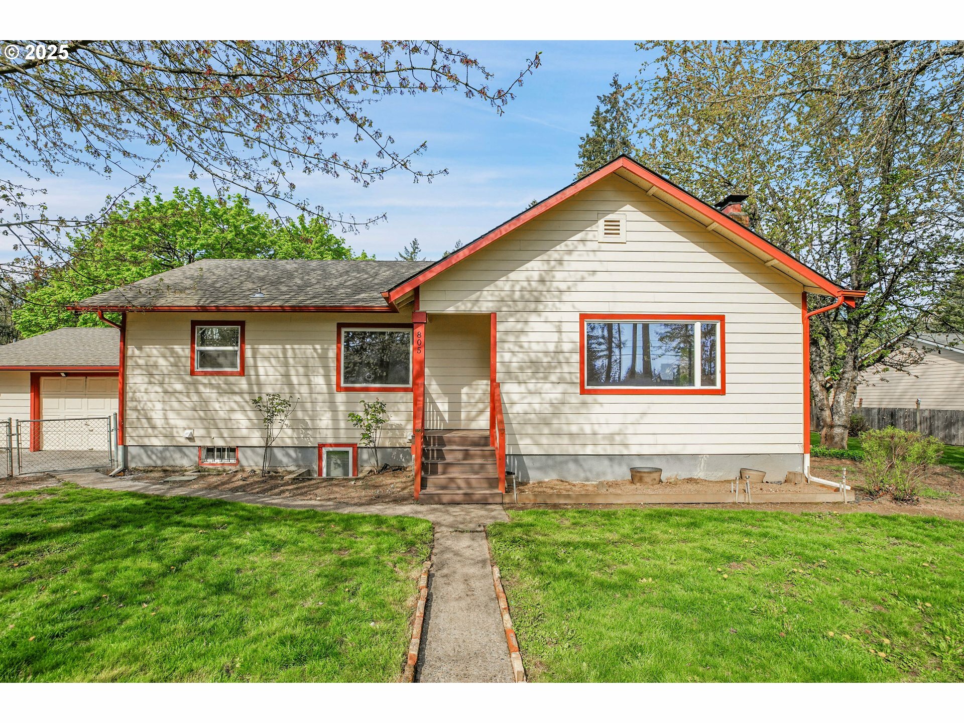805 NE 172nd Ave  Portland OR 97230 photo