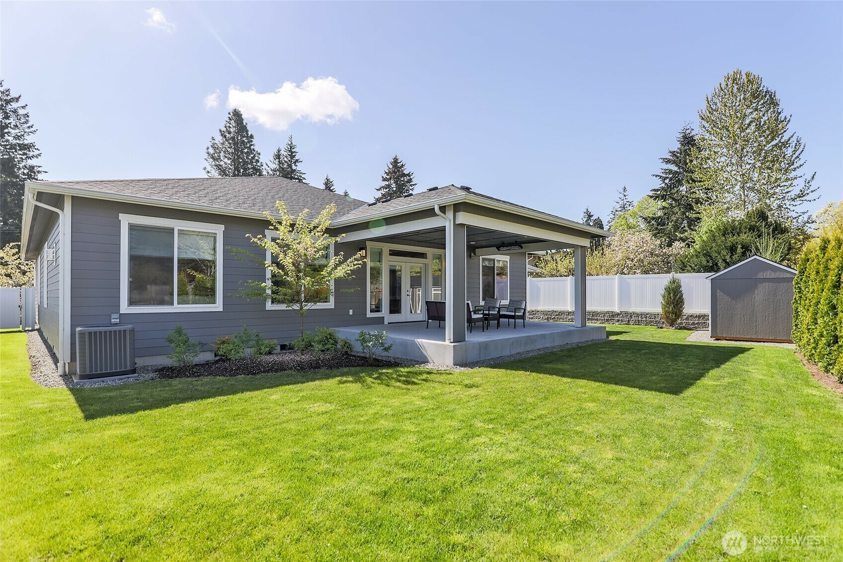 Property Photo:  1025  149th Place SE  WA 98007 