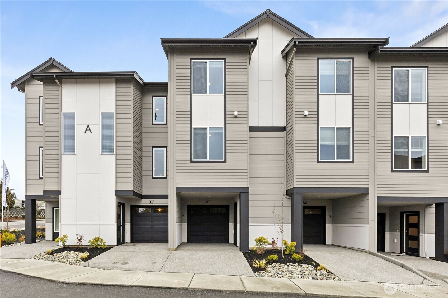 Property Photo: 16723 Alderwood Mall Parkway D5 WA 98037