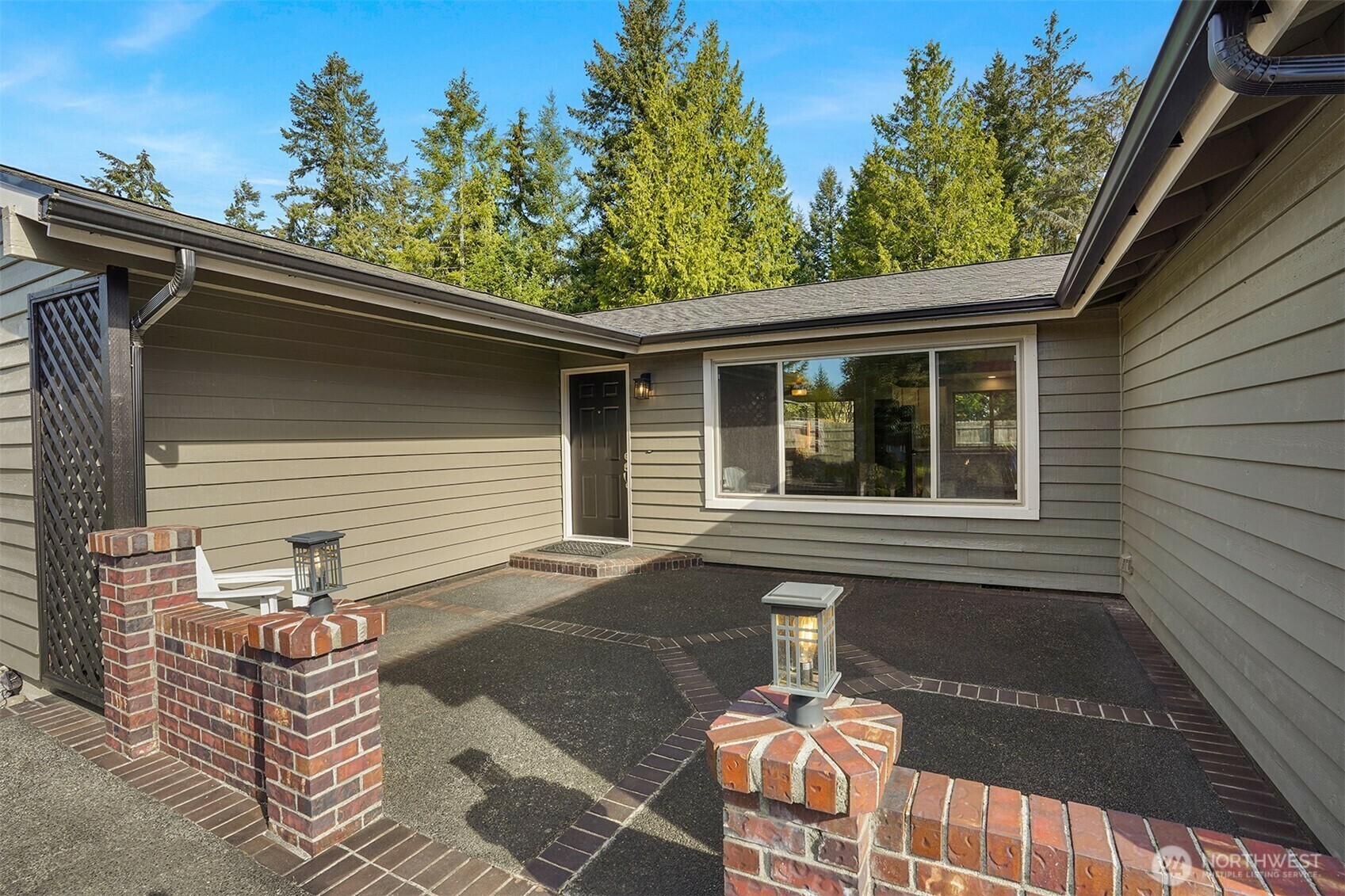 Property Photo: 13212 SE 159th Place WA 98058