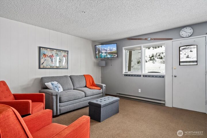 Property Photo:  220  Tanner Way 312  WA 98068 