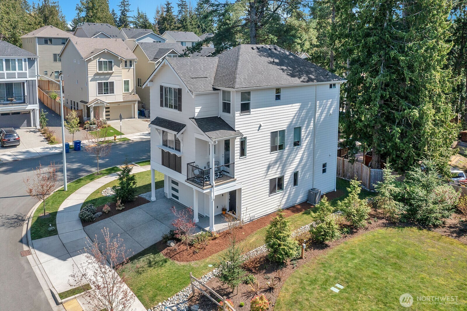 Property Photo: 8904 231st Place SW WA 98026